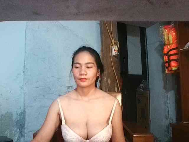 EllaShow93 webcam