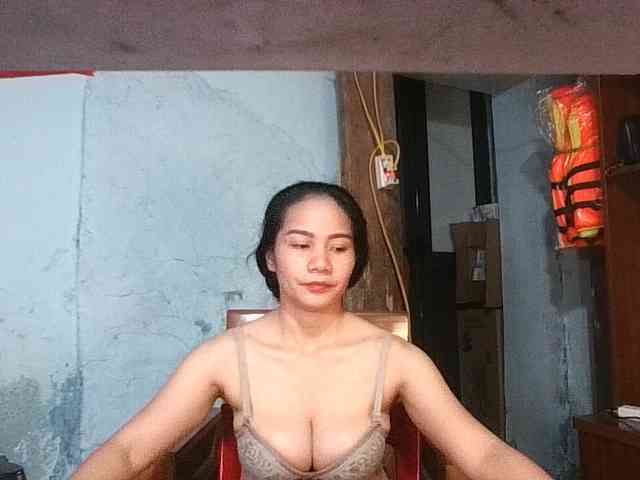 EllaShow93 webcam