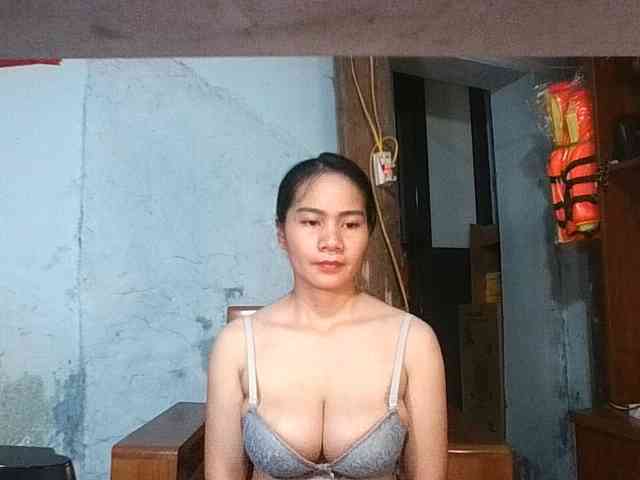 EllaShow93 webcam