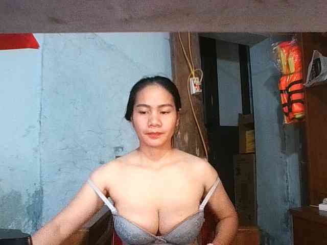 EllaShow93 webcam