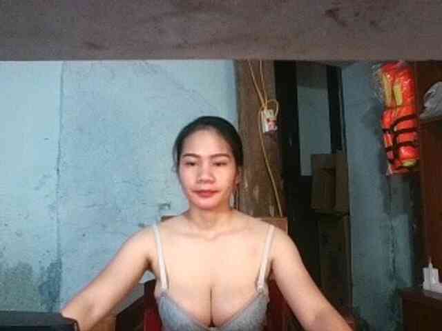 EllaShow93 webcam