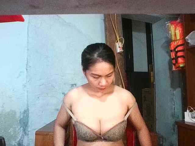 EllaShow93 webcam