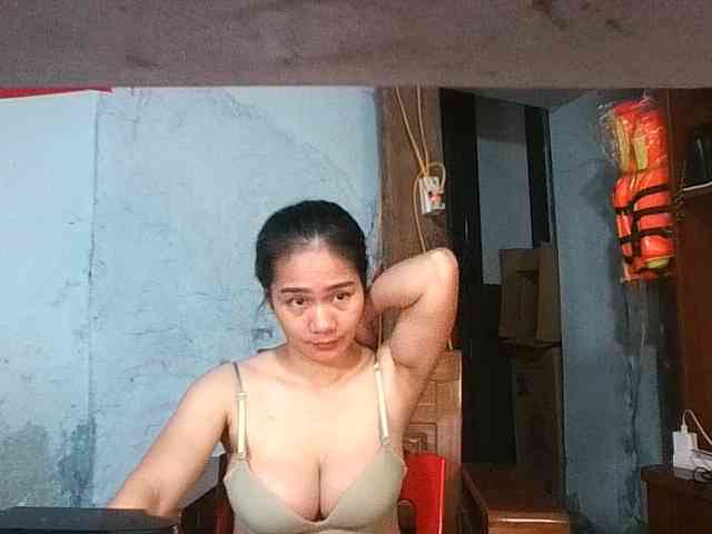 EllaShow93 webcam