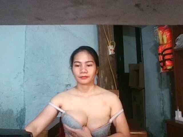 EllaShow93 webcam