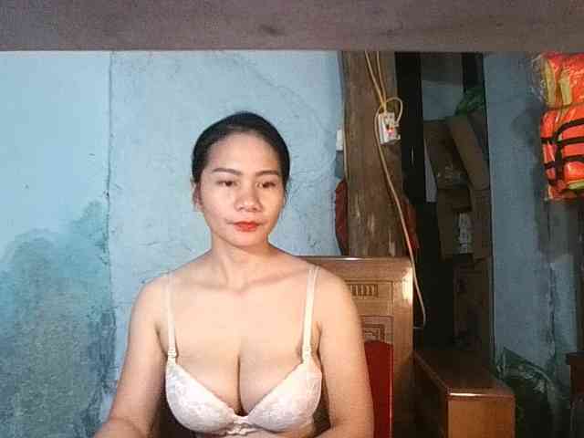 EllaShow93 webcam