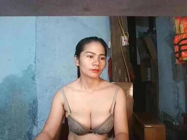 EllaShow93 webcam