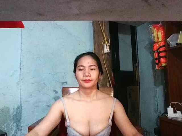 EllaShow93 webcam