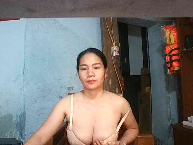 EllaShow93 webcam