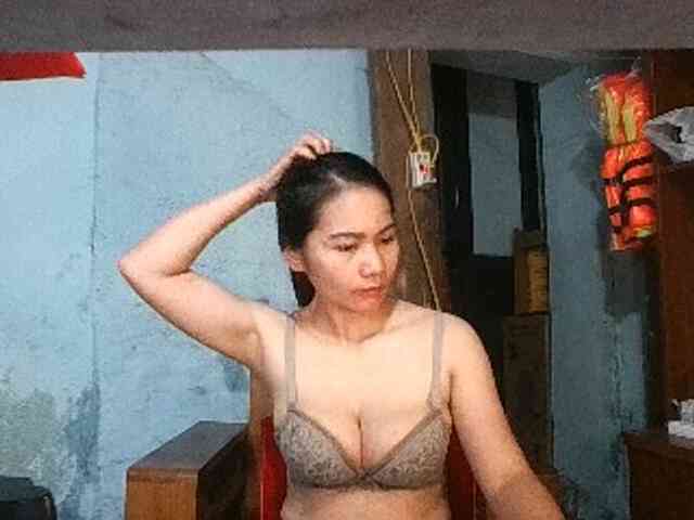 EllaShow93 webcam