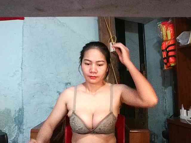 EllaShow93 webcam