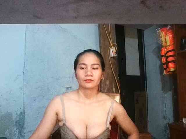 EllaShow93 webcam