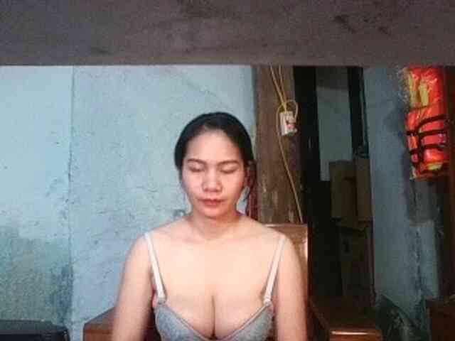 EllaShow93 webcam