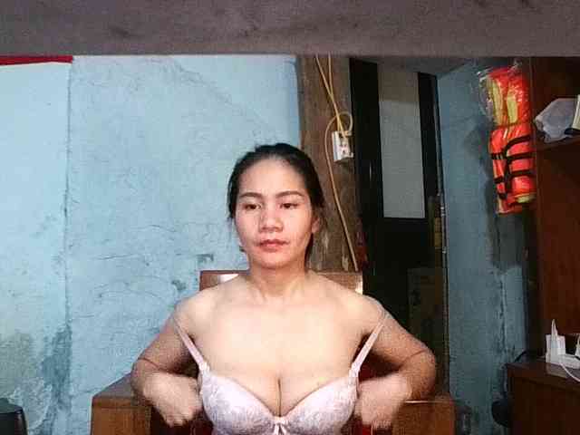 EllaShow93 webcam