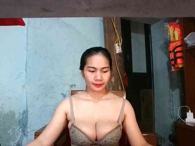 EllaShow93 webcam