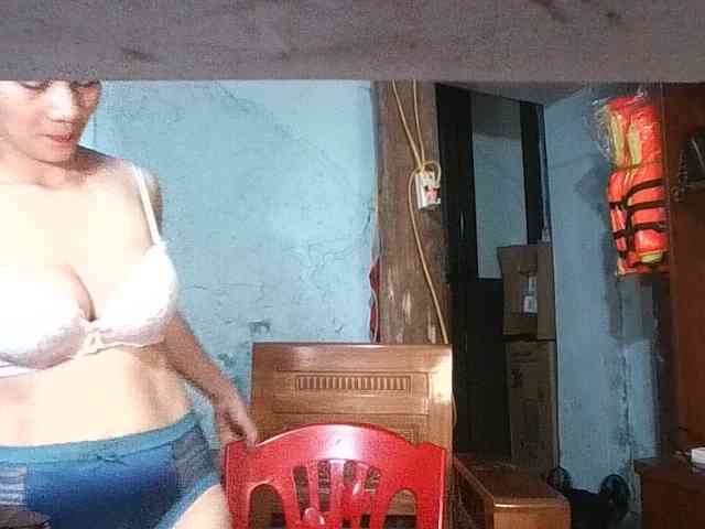 EllaShow93 webcam