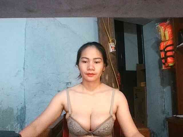 EllaShow93 webcam