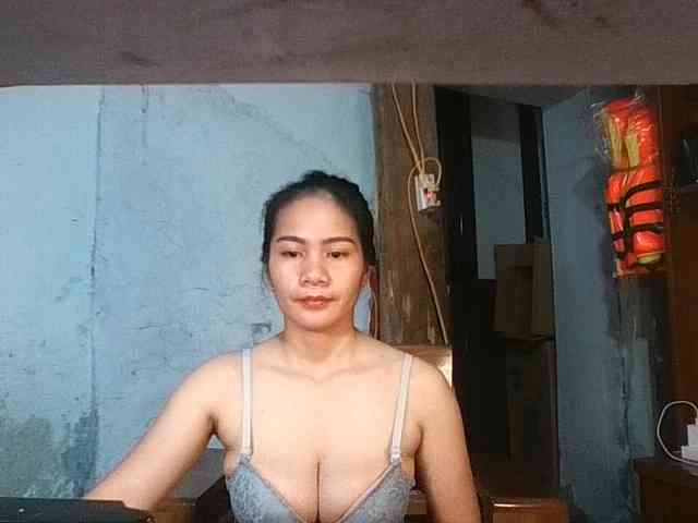 EllaShow93 webcam
