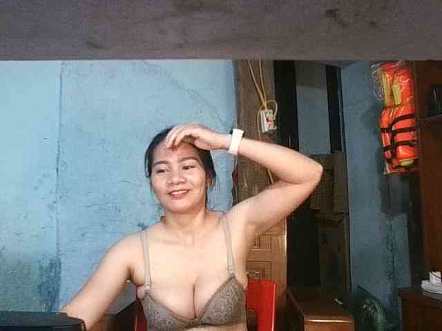 EllaShow93 webcam