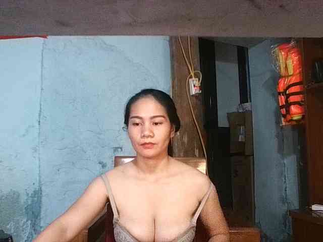 EllaShow93 webcam