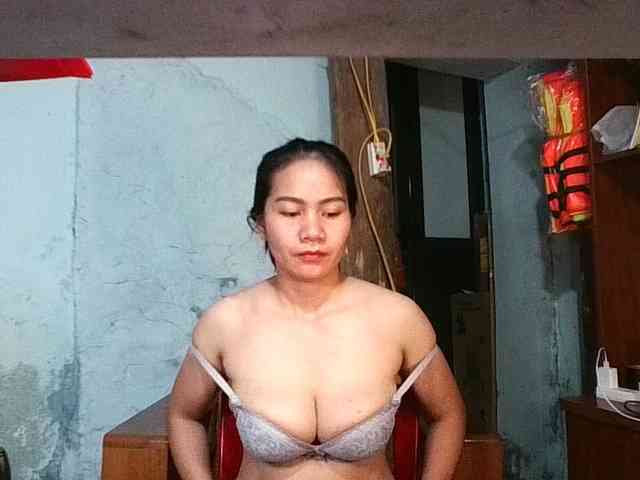 EllaShow93 webcam