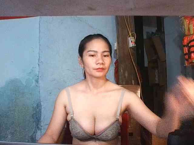 EllaShow93 webcam