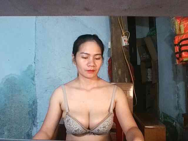 EllaShow93 webcam