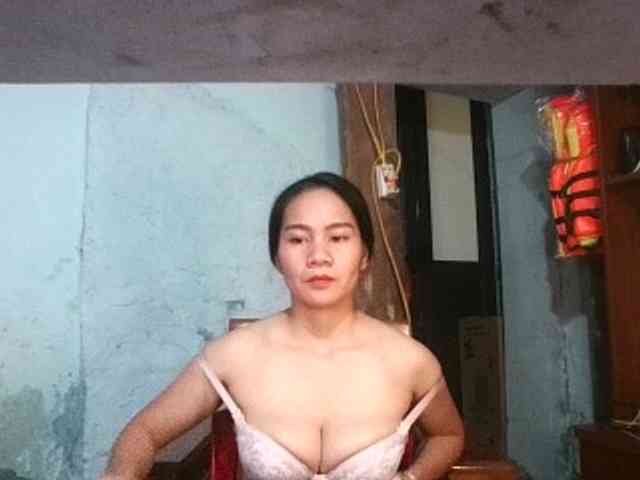 EllaShow93 webcam