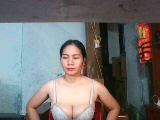 EllaShow93 webcam