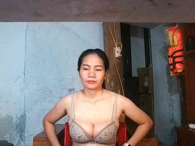 EllaShow93 webcam