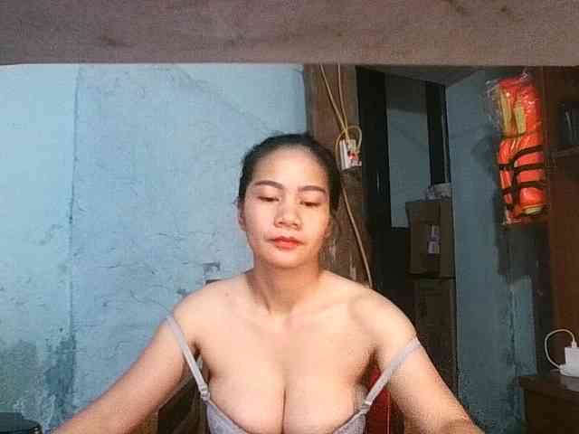EllaShow93 webcam