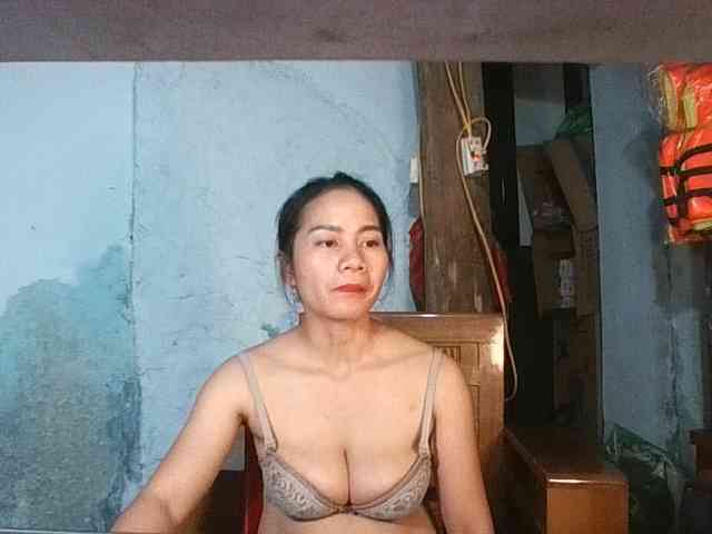 EllaShow93 webcam