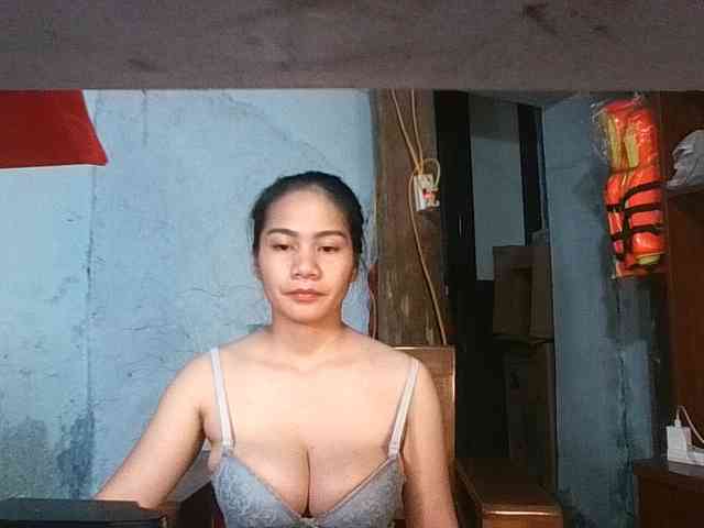 EllaShow93 webcam