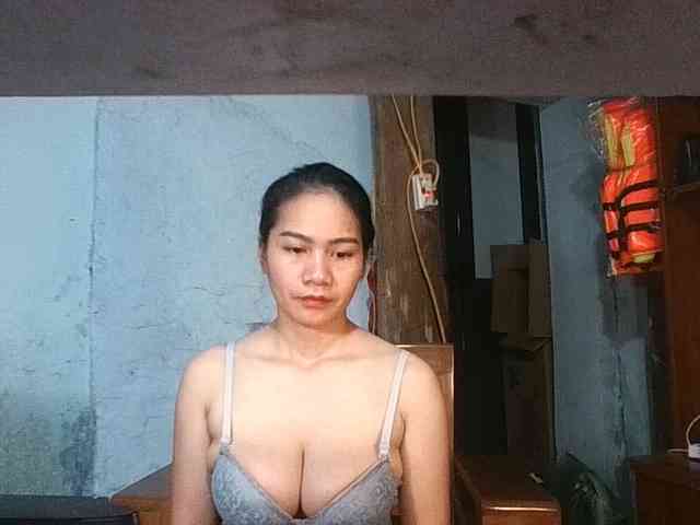 EllaShow93 webcam