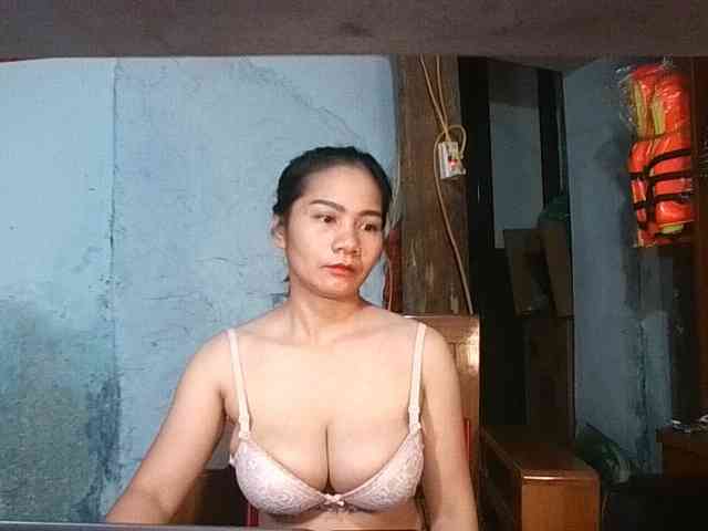 EllaShow93 webcam