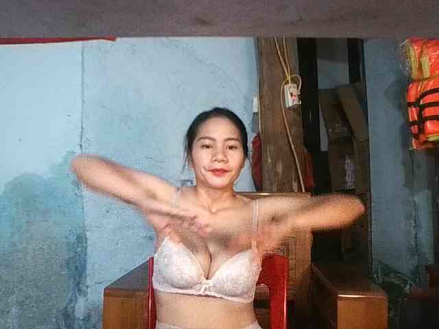 EllaShow93 webcam