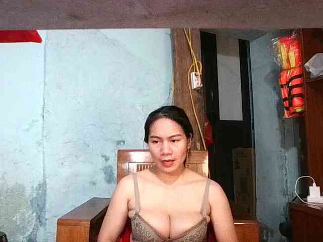 EllaShow93 webcam
