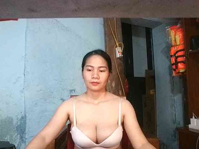 EllaShow93 webcam