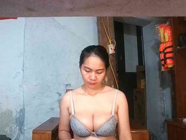 EllaShow93 webcam