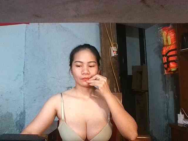 EllaShow93 webcam