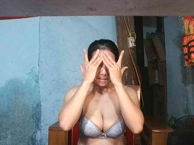 EllaShow93 webcam