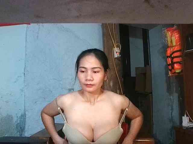 EllaShow93 webcam