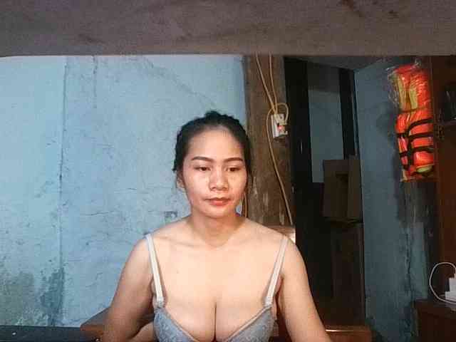 EllaShow93 webcam