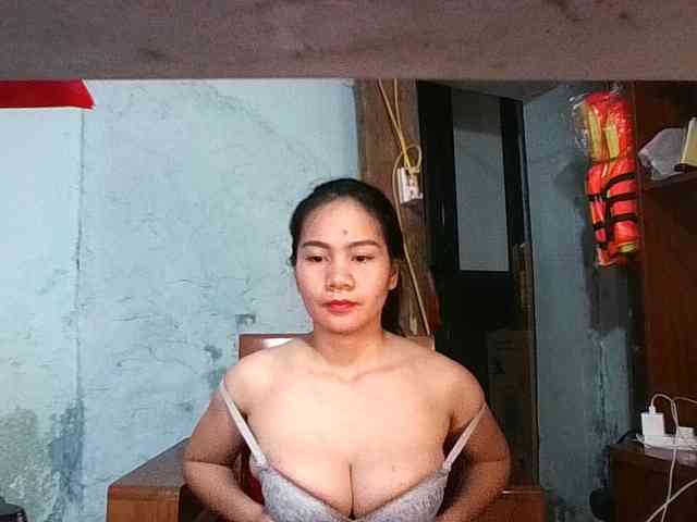 EllaShow93 webcam