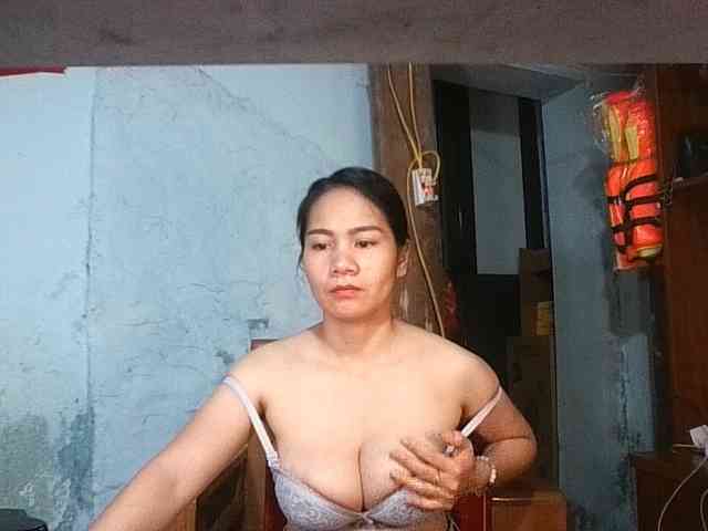 EllaShow93 webcam
