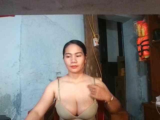 EllaShow93 webcam