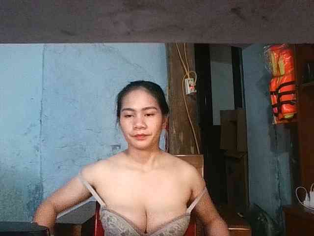 EllaShow93 webcam