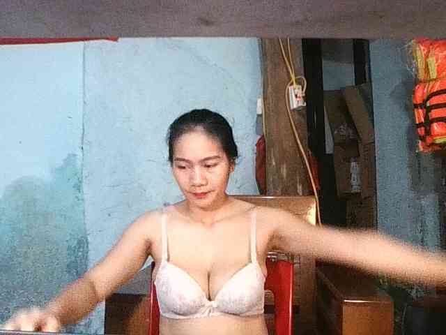 EllaShow93 webcam