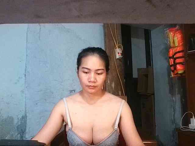 EllaShow93 webcam