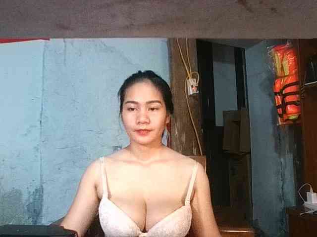 EllaShow93 webcam