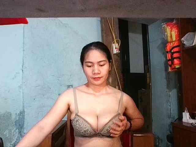 EllaShow93 webcam